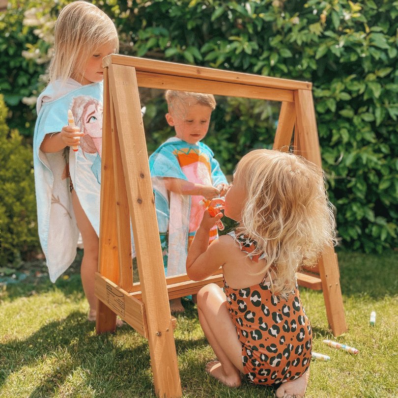 Children’s Messy Play Easel - Stepuptots